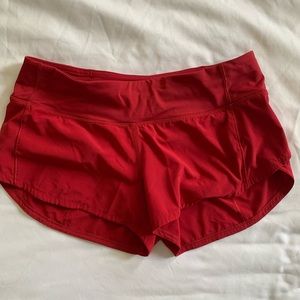 Lululemon size 4 red speed up short 2.5”